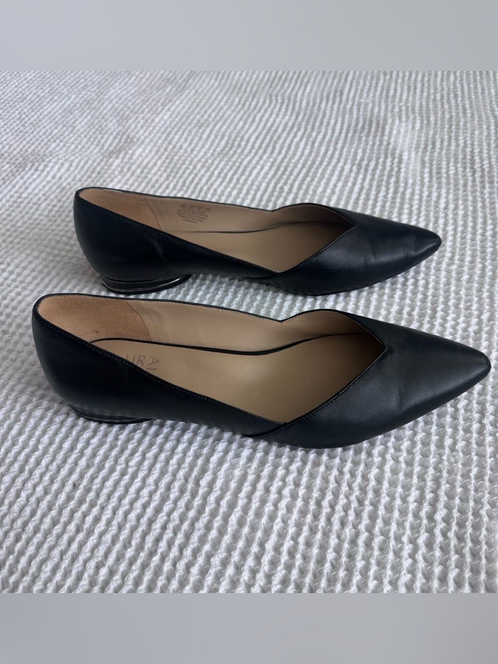 Women’s Naturalizer Flats - Picture 3 of 7
